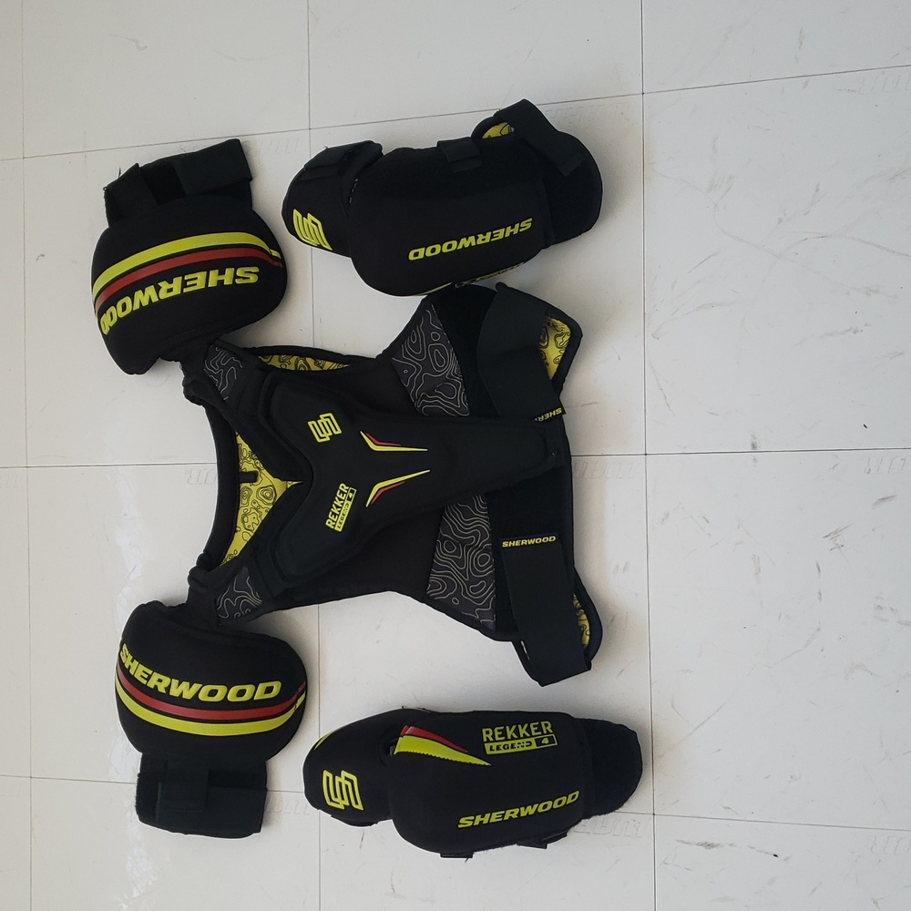 Sherwood Hockey Equipment Black Yellow Kids Junior Chest Shoulders Elbow Pads